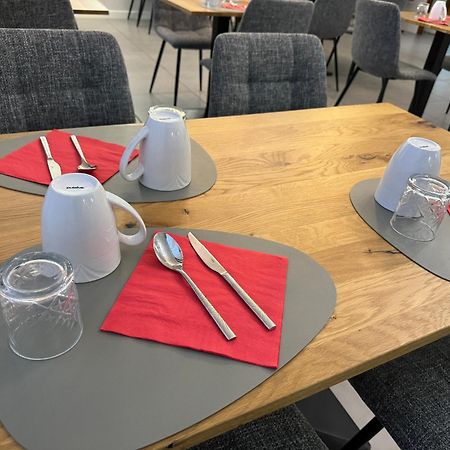 Cit'Hotel Le Welcome Moutiers  Exteriör bild